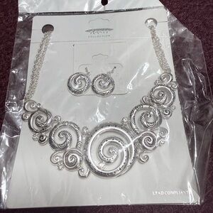 NWT Silver Tone Swirl Statement Necklace & Earrings Set Boho Romantic